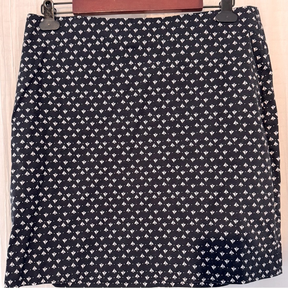 Ann Taylor. NWT. Nautical Navy & White Sailboat Mini Skirt